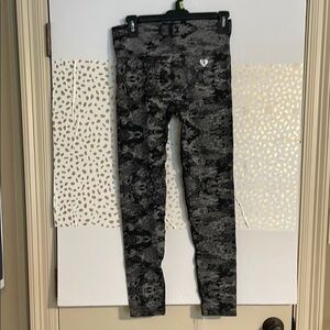 New with Tags Women’s Best Leggings size XL